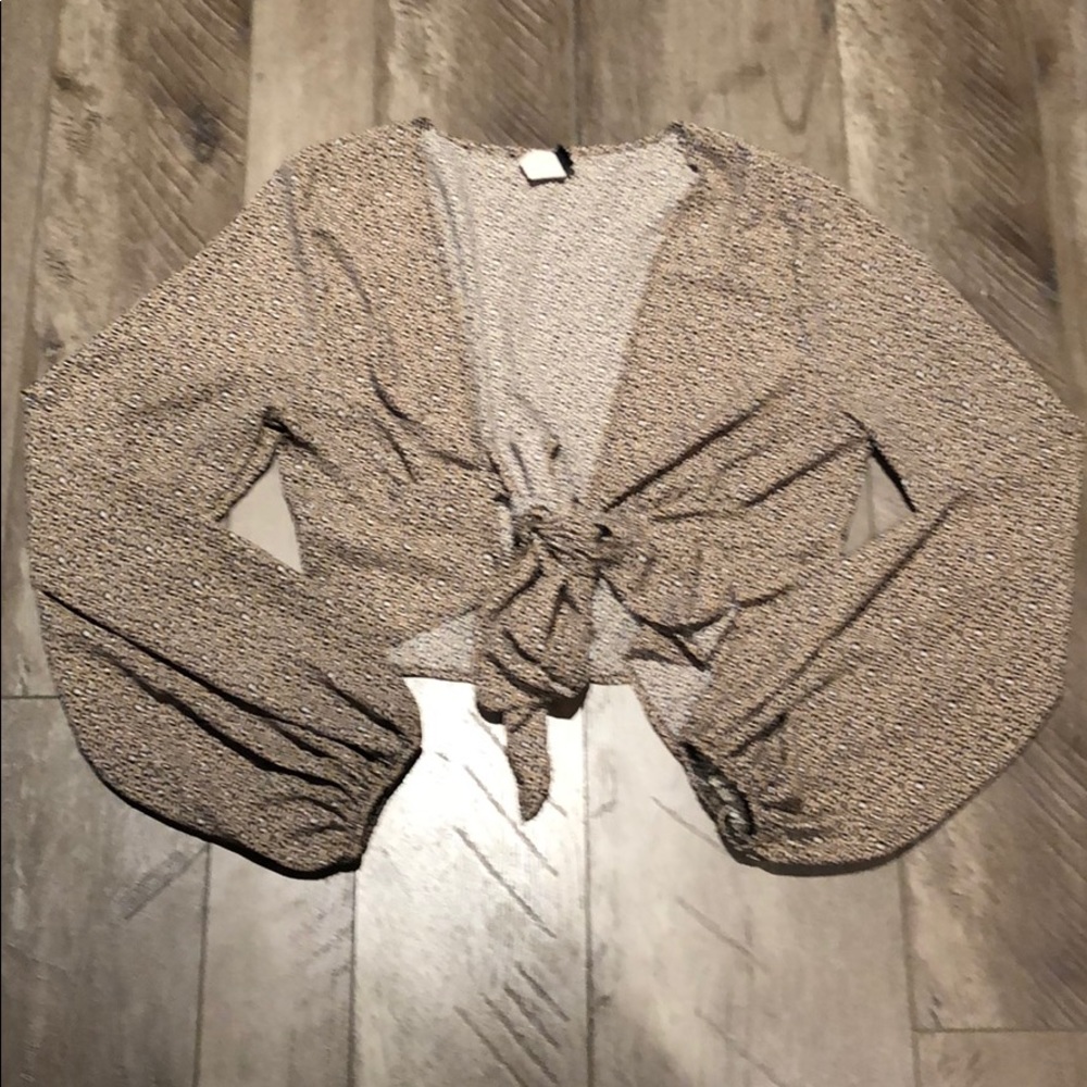 Puff sleeve leopard tie top